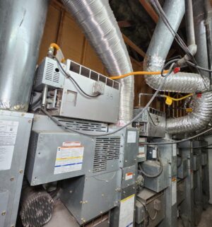 j65- Huebsch HTT45 Stack Dryer. No Panel or Coin Slot Keys. No Heat Sign - Image 7