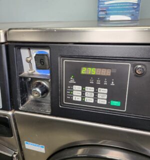 j76- Speed Queen Commercial Front Load Washer. No Panel or Coin Slot Keys. - Image 2