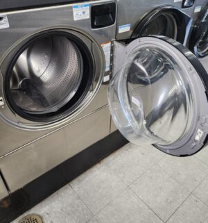 j78- Speed Queen Commercial Front Load Washer. No Panel or Coin Slot Keys. Out of Order Sign - Image 4