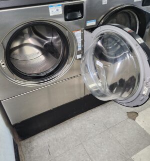 j80- Speed Queen Commercial Front Load Washer. No Panel or Coin Slot Keys. - Image 4