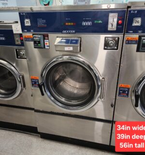 j84- Dexter Commercial Washer. T-900. 6 Load. No Panel or Coin Slot Keys. - Image 1