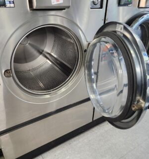 j86- Dexter Commercial Washer. T-1200. 8 Load. No Panel or Coin Slot Keys. - Image 4