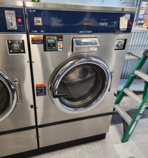 j87- Dexter Commercial Washer. T-1200. 8 Load. No Panel or Coin Slot Keys. - Image 1