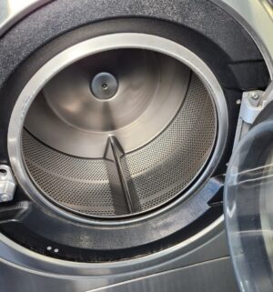 j88- Speed Queen Commercial Washer Model SCT030. No Panel or Coin Slot Keys. Out of Order Sign. - Image 4