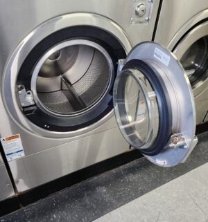 j91- Speed Queen Commercial Washer Model SCT030. No Panel or Coin Slot Keys - Image 4