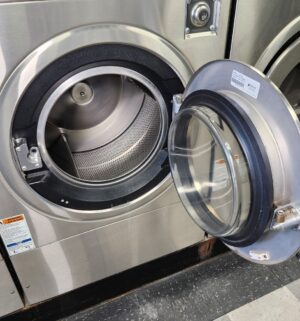 j93- Speed Queen Commercial Washer Model SCT030. No Panel or Coin Slot Keys - Image 4