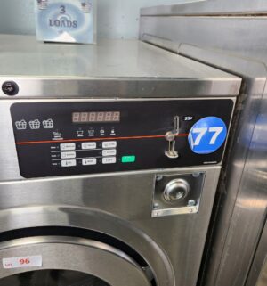j96- Speed Queen Commercial Washer Model SCT030. No Panel or Coin Slot Keys - Image 2