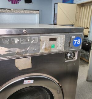 j97- Huebsch Commercial Washer. No Panel or Coin Slot Keys - Image 3