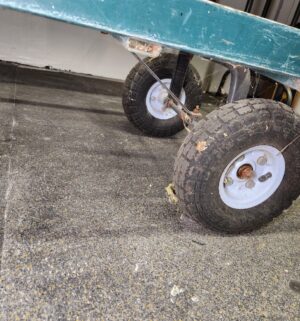 L1- Garden Cart w/ good wheels - Image 4