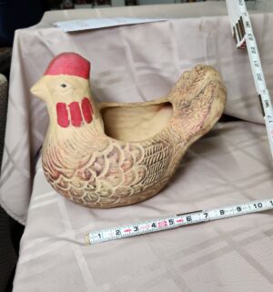 L2- Vintage Ceramic Chicken Planter - Image 3