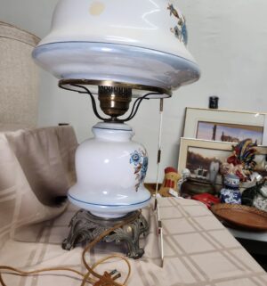 L4- vintage "Gone With the Wind" style hurricane lamp - Image 3