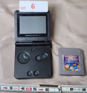 L6- Gameboy Advance SP. No Charger. Does not power on. Tertris Game