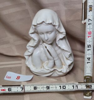 L8- vintage ceramic Madonna lamp. No wire