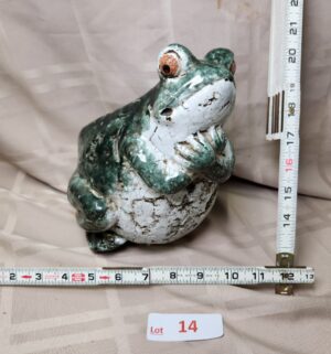 L14- Garden Frog Pottery