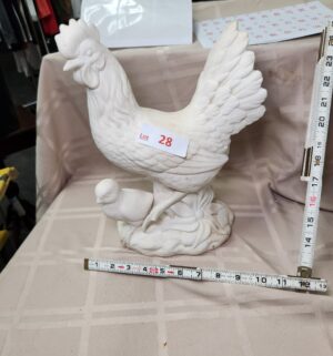 L28- Ceramic Chicken w/ Chick Statue
