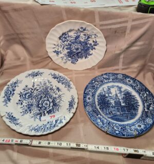 L79- 3 Blueware Plates - Image 1