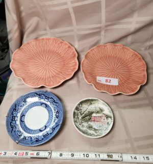 L82- 4 vintage plates - Image 1