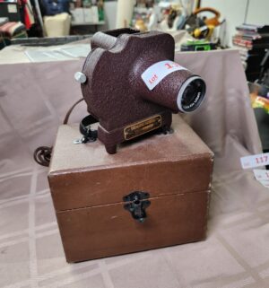L110- View Master Projector 5013 - Image 1