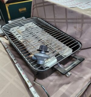 L124- Table Top Gas Grill - Image 2