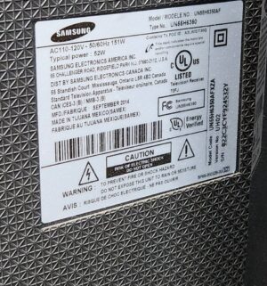 L128- Samsung 55 inch Smart TV w/ Remote - Image 4