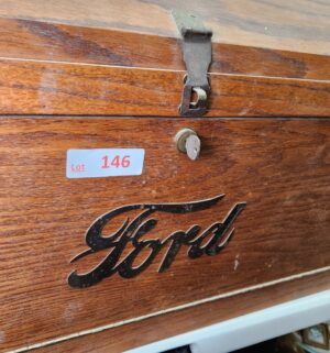 L146- Wooden battery box for a Ford Model T - Image 2