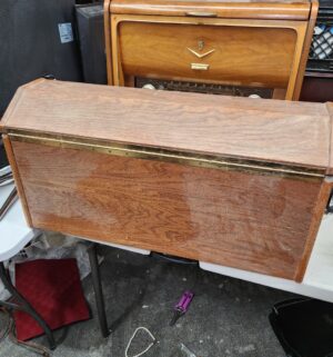 L146- Wooden battery box for a Ford Model T - Image 9
