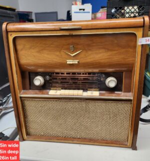 L147- Grundig Majestic 7005 Radio/Phono Receiver. Radio. Stereo. Speakers work. Record Player Spins. GREAT SOUND! - Image 1