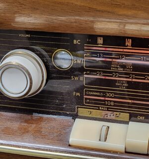 L147- Grundig Majestic 7005 Radio/Phono Receiver. Radio. Stereo. Speakers work. Record Player Spins. GREAT SOUND! - Image 2