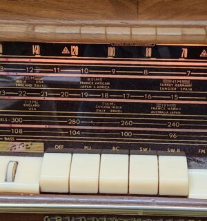L147- Grundig Majestic 7005 Radio/Phono Receiver. Radio. Stereo. Speakers work. Record Player Spins. GREAT SOUND! - Image 3