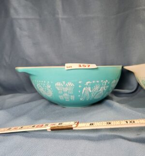 L157- Vintage Pyrex "Amish Butterprint" Cinderella mixing bowls - Image 2