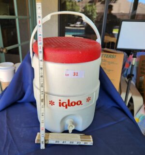 n31- Igloo Cooler