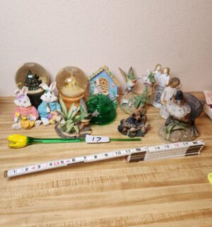 m17- Easter & Holiday Figurines