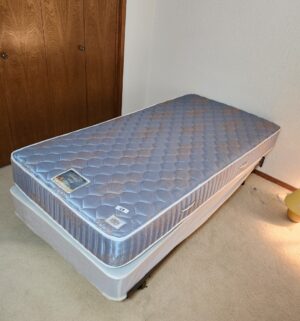 m28- Simmons Twin Bed & Frame. NO Bedding.