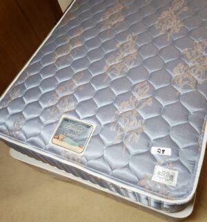 m28- Simmons Twin Bed & Frame. NO Bedding. - Image 3