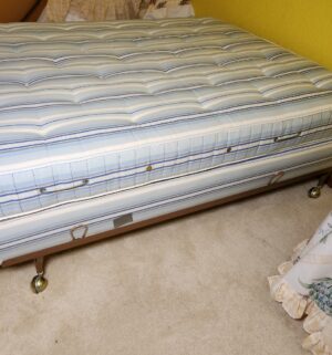 m34- Vintage Full Bed w/ Frame - Image 4