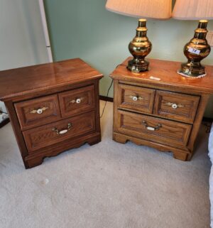 m40- Pair of Thomasville Night Stands - Image 1