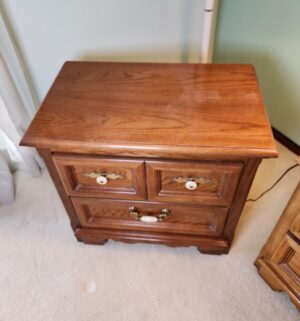 m40- Pair of Thomasville Night Stands - Image 2