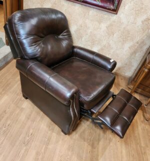 m59- Stunning Lane Leather Recliner. Beautiful Condition - Image 4