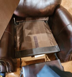m59- Stunning Lane Leather Recliner. Beautiful Condition - Image 5