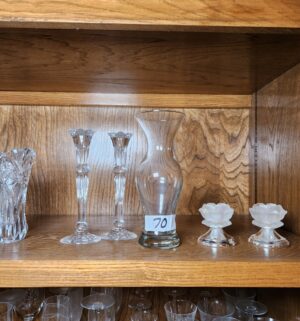 m70- Shelf of crystal vases - Image 1