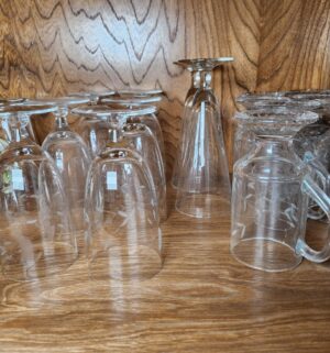 m72- shelf of crystal, glass dishes - Image 3
