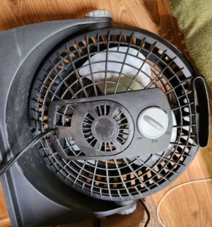 m83- Lasko Table Fan - Image 2