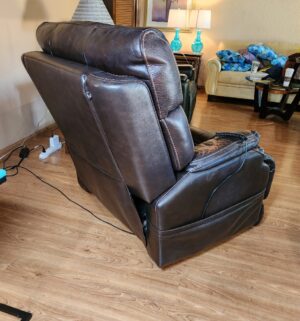 m92- Flexsteel Electric Recliner w/ Lumbar Support. Fading can be re-stained. - Image 4