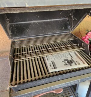m99- Weber BBQ w/ Tank - Image 2