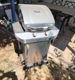 o7- Commercial Char Broil w/ Tank