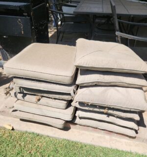 o10- Tile Top 8 Chair Patio Set. Great Condition. Needs a basic cleaning - Image 7