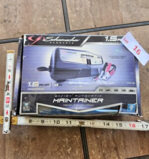 o16- Schumacher Battery Maintainer
