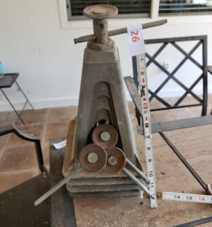 o26- Set of 4 Jack Stands