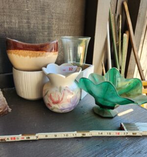 o32- Garden Vases