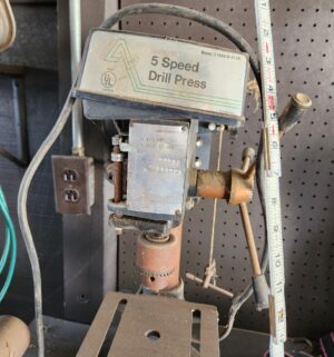 o40- Older 5 Speed Drill Press. 1/3hp 1/2in chuck. Tested/Works - Image 4